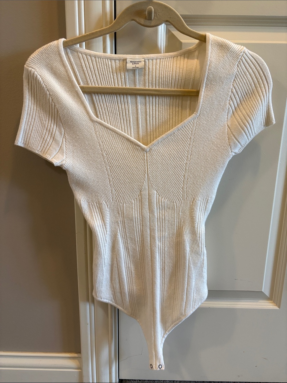 Abercrombie & Fitch Ivory Ribbed V-Neck Short Sleeve Bodysuit